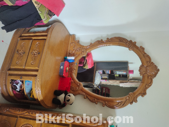 Dressing table